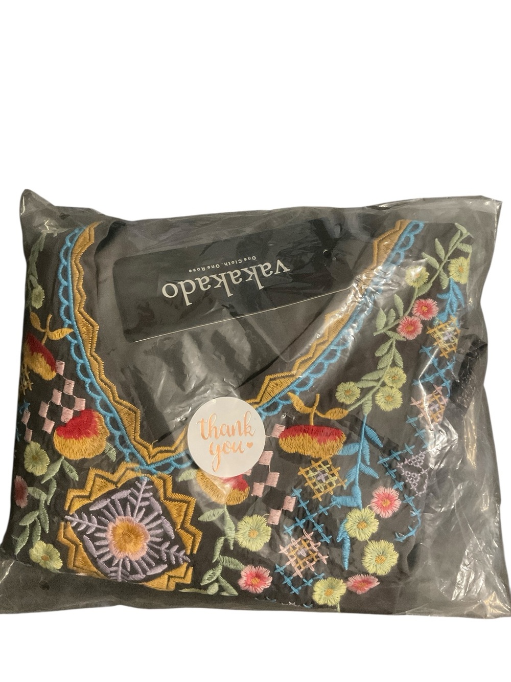 Vakakado Embroidered Boho Blouse NIP Gray Floral Tunic V-Neck 3/4 Sleeve - A6 - Picture 2 of 3